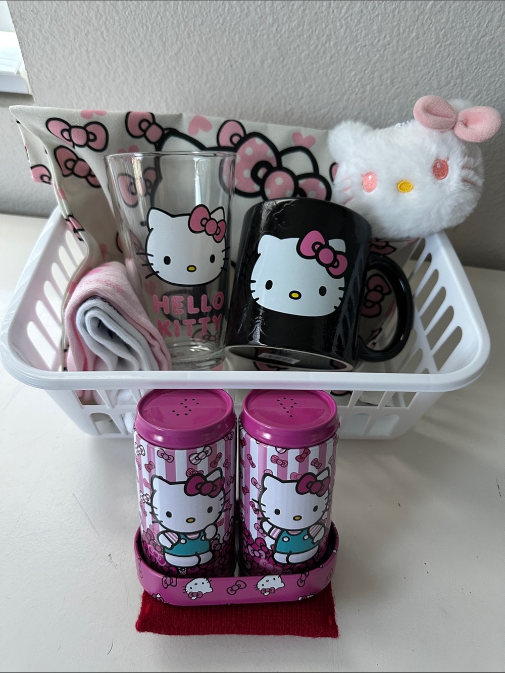 Hello Kitty Pink & White Home Accent Basket Set